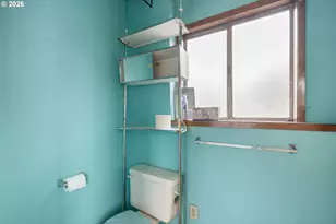 13056 SE Center St, Portland, OR 97236 - Photo 18