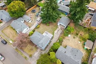 13056 SE Center St, Portland, OR 97236 - Photo 36