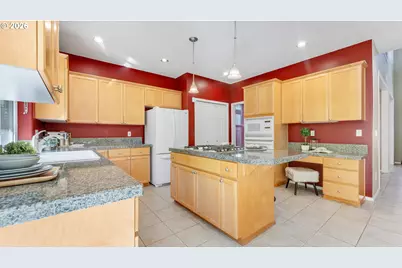 665 NE Retford Ave, Hillsboro, OR 97124 - Photo 10