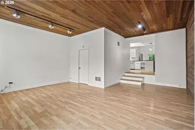 1389 SW Taylors Ferry Ct, Portland, OR 97219 - Photo 12