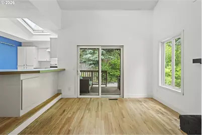 1389 SW Taylors Ferry Ct, Portland, OR 97219 - Photo 10