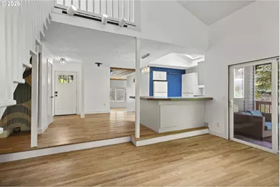 1389 SW Taylors Ferry Ct, Portland, OR 97219 - Photo 8