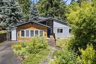 1389 SW Taylors Ferry Ct, Portland, OR 97219 - Photo 2