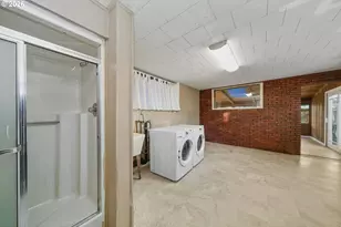 2507 6th St, Tillamook, OR 97141 - Photo 36