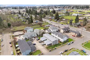 168 S 63rd St, Springfield, OR 97478 - Photo 2