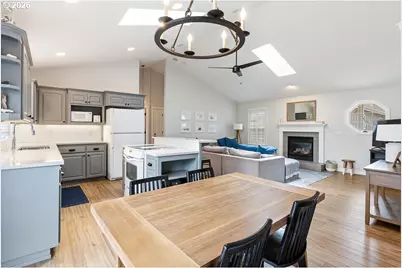 5703 Four Sisters Ln, Pacific City, OR 97135 - Photo 10