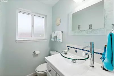 1915 Arthur St, North Bend, OR 97459 - Photo 30