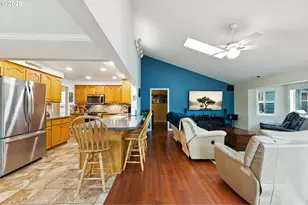 1915 Arthur St, North Bend, OR 97459 - Photo 6