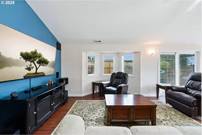 1915 Arthur St, North Bend, OR 97459 - Photo 10