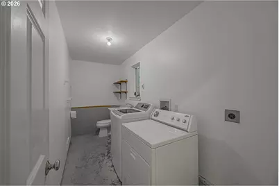 1740 Pennsylvania Ave, Coos Bay, OR 97420 - Photo 36