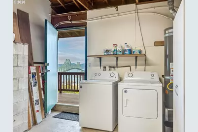 102 W Grand Ave, Astoria, OR 97103 - Photo 28