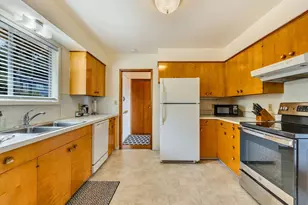 102 W Grand Ave, Astoria, OR 97103 - Photo 18