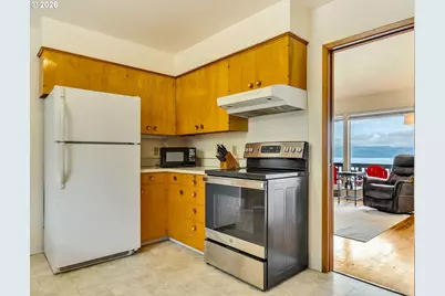 102 W Grand Ave, Astoria, OR 97103 - Photo 20