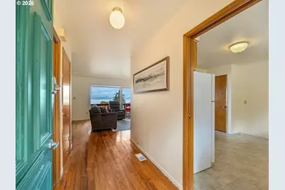 102 W Grand Ave, Astoria, OR 97103 - Photo 4