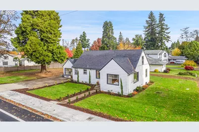574 S Ivy St, Canby, OR 97013 - Photo 2