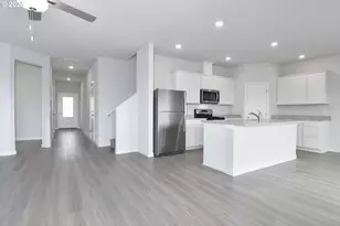 1393 Owl Ave, Woodburn, OR 97071 - Photo 2