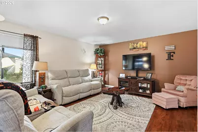 4 S Bailey Loop Dr, Goldendale, WA 98620 - Photo 4
