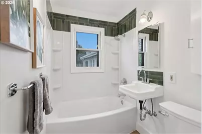 7630 NE Stanton St, Portland, OR 97213 - Photo 18