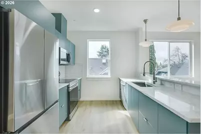 2071 NE Davis St, Portland, OR 97232 - Photo 24