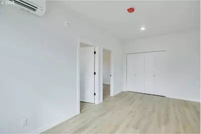 2071 NE Davis St, Portland, OR 97232 - Photo 18
