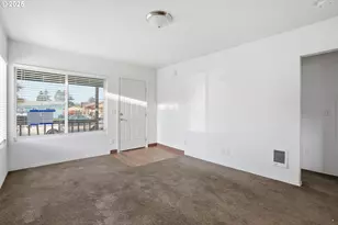 344 Douglas St, Longview, WA 98632 - Photo 8