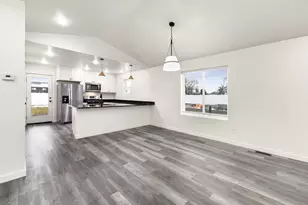 670 E St, Baker City, OR 97814 - Photo 8