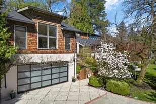 921 SW 57th Ave, Portland, OR 97221 - Photo 2