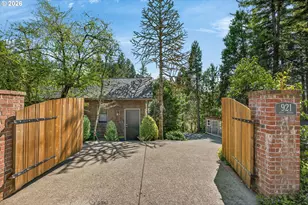 921 SW 57th Ave, Portland, OR 97221 - Photo 36