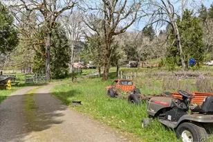 5230 Azalea-Glen Rd, Glendale, OR 97442 - Photo 26