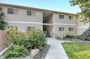 1900 NW Carden Ave, Pendleton, OR 97801 - Photo 1