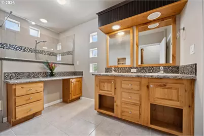 18260 S Theresa Ln, Oregon City, OR 97045 - Photo 16