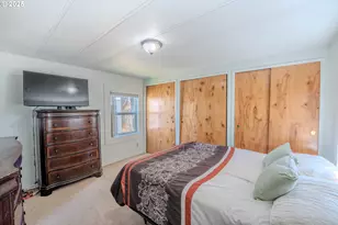 1065 Pacific Hwy, Woodburn, OR 97071 - Photo 24