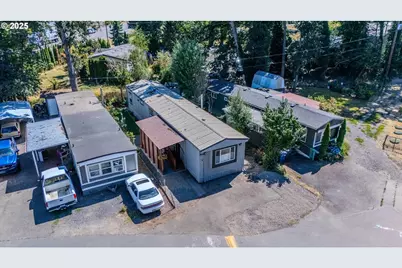 1065 Pacific Hwy #4, Woodburn, OR 97071 - Photo 4