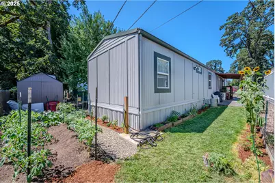 1065 Pacific Hwy #4, Woodburn, OR 97071 - Photo 30