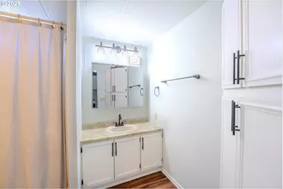 1065 Pacific Hwy #4, Woodburn, OR 97071 - Photo 20