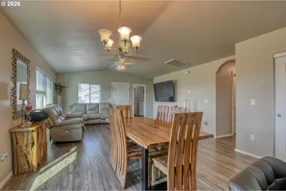1447 NE Kenna Dr, Hermiston, OR 97838 - Photo 22