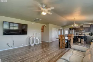 1447 NE Kenna Dr, Hermiston, OR 97838 - Photo 4