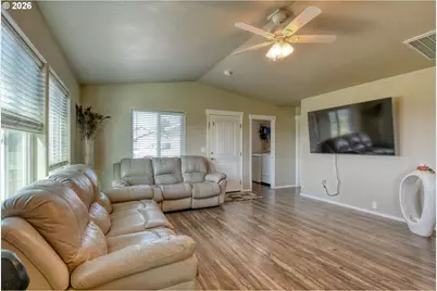 1447 NE Kenna Dr, Hermiston, OR 97838 - Photo 8
