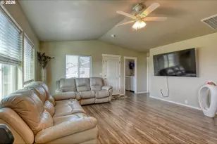 1447 NE Kenna Dr, Hermiston, OR 97838 - Photo 8