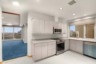 2020 SW Market St Dr, Portland, OR 97201 - Photo 12