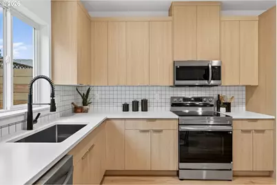 41976 NE 66th Ave, Portland, OR 97218 - Photo 10