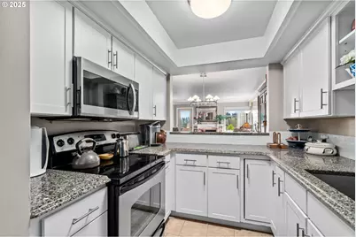 6665 W Burnside Rd #447, Portland, OR 97210 - Photo 12