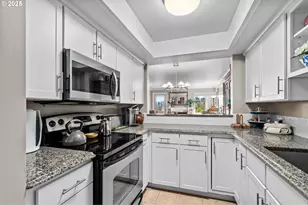 6665 W Burnside Rd, Portland, OR 97210 - Photo 12