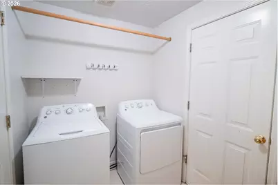 1345 Napa Valley Ln, Eugene, OR 97404 - Photo 6