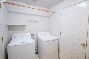 1345 Napa Valley Ln, Eugene, OR 97404 - Photo 6