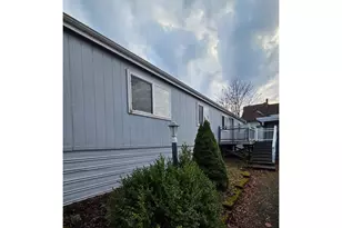 115 NE 8th St, Oakland, OR 97462 - Photo 2