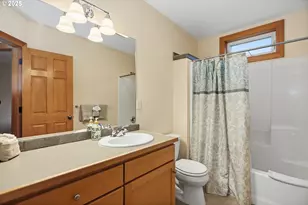 1807 Columbia St, Hood River, OR 97031 - Photo 18