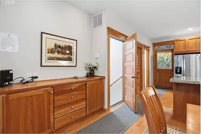 1807 Columbia St, Hood River, OR 97031 - Photo 4