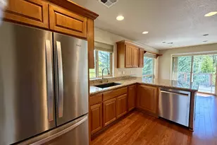 1688 NE Ruby Ct, Roseburg, OR 97470 - Photo 8