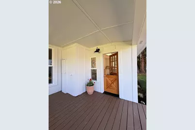 21811 Cole Ln, Aurora, OR 97002 - Photo 4